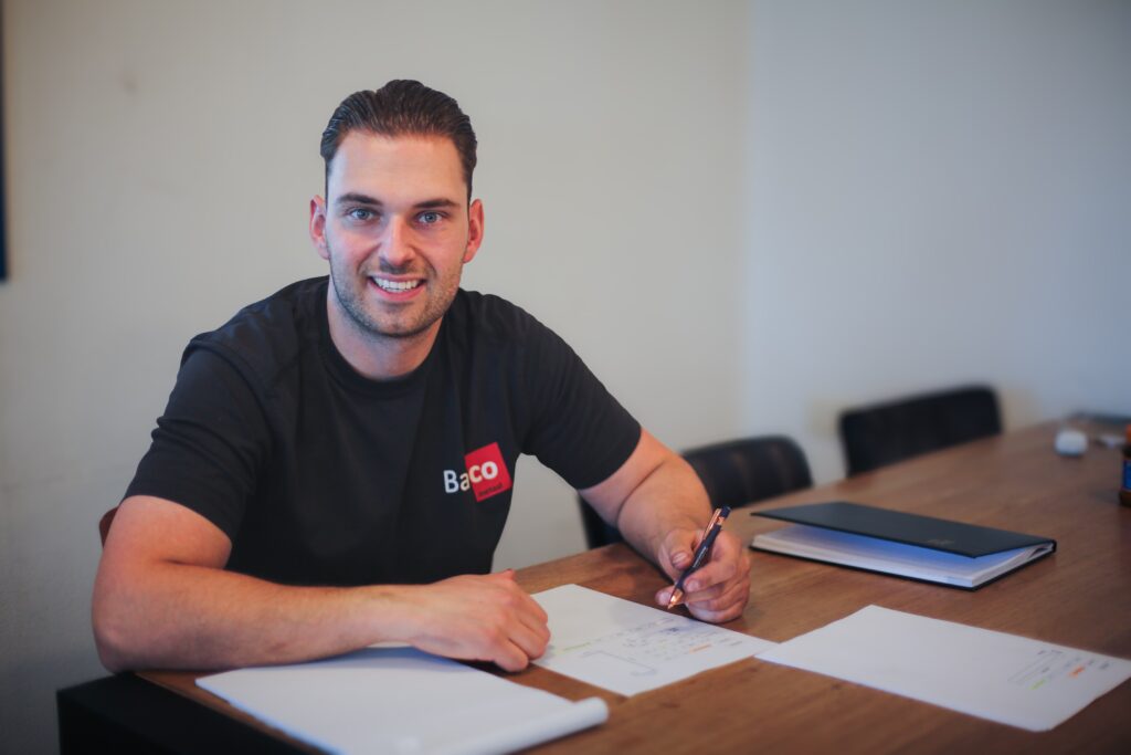 Stan-eigenaar-basco-metaal