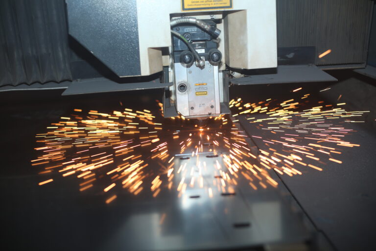 Lasersnijder-basco-metaal